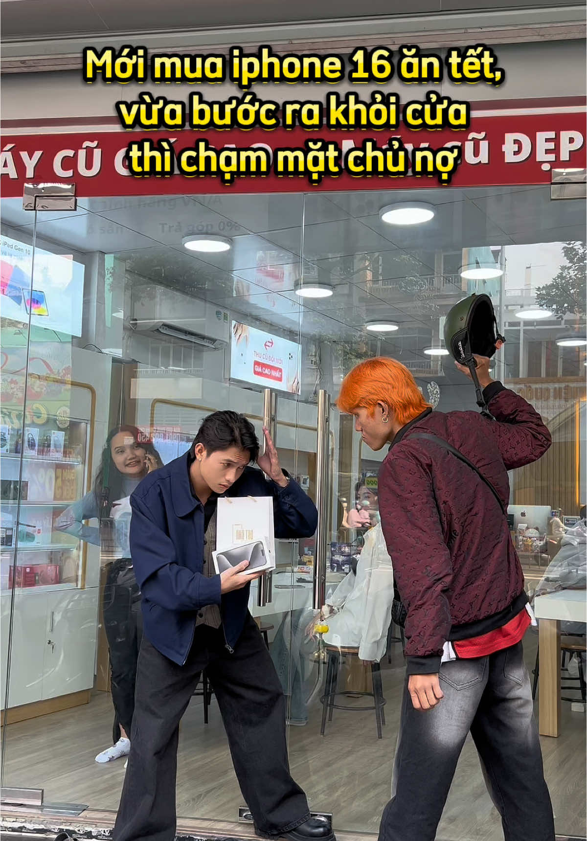 Chắc ảnh lấy cái điện thoại của t luôn quá 🥹#hauhuongnoi #nhataostore #xuhuong #fyb #TeamPhucSyno @Store Nhà Táo 