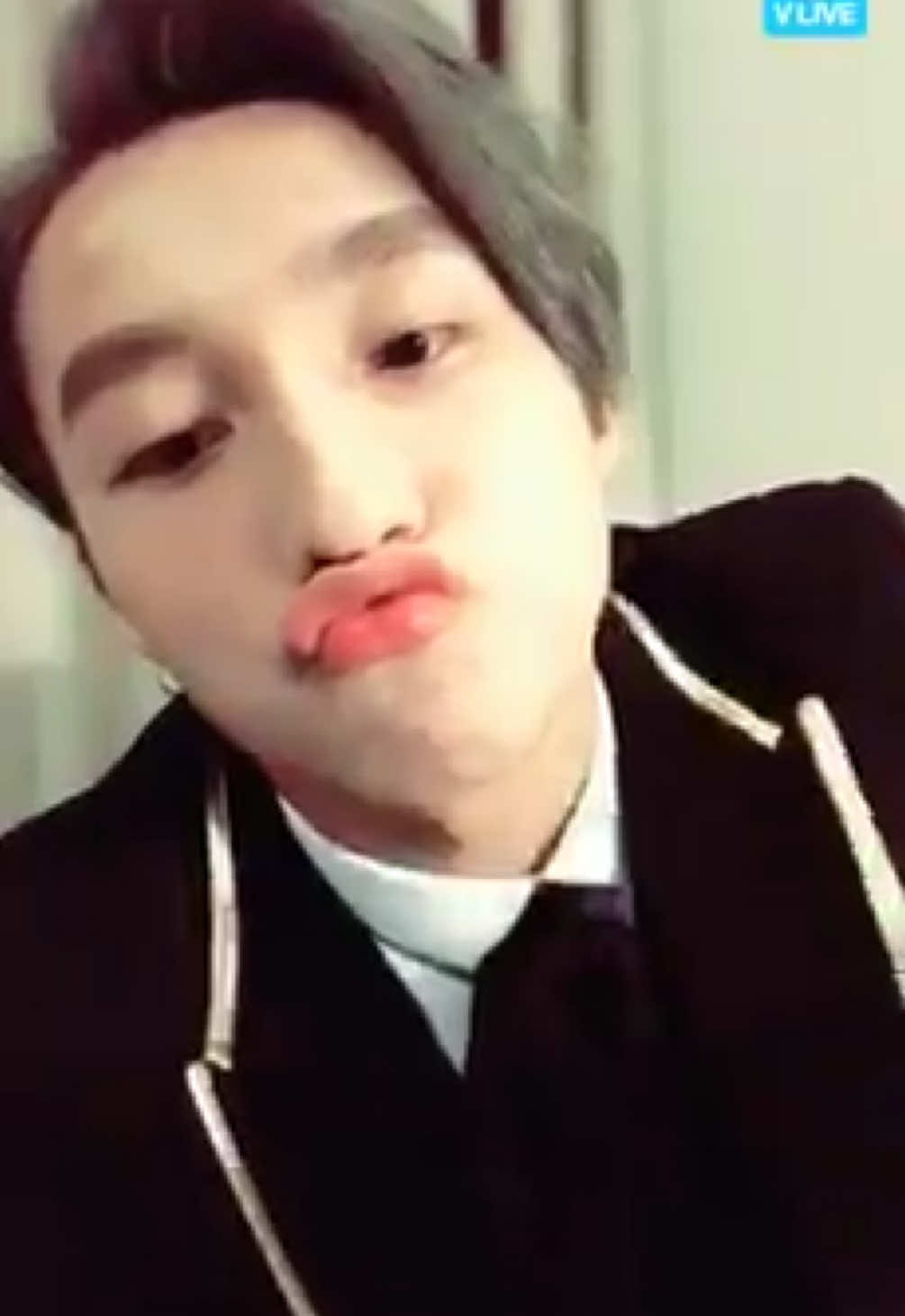 Trời ơi tư liệu lịch sử trong FB tuii. Ngày này 8 năm trước có 1 Sơn Tùng ngồi đếm từng người vào live cutie xỉuuuu =))))) #sontungmtp 