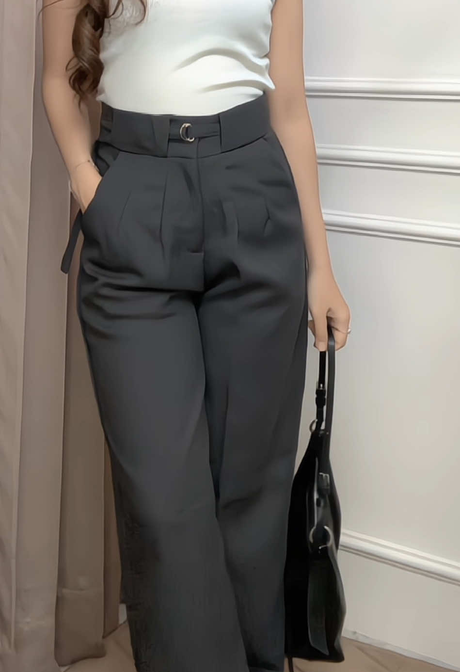 Loora loose pants trouser bagus bgttt jd keliatan lebih jenjang🤍🤍#OOTD #trouserpants #trousersoutfit #loosepants #highwaistpants #celanahighwaist #celanawanita #trousers #cuteoutfit #outfitideas #outfitinspo #fashiontiktok #ootdfashion #ootdforwomen 