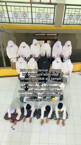 tapi tetep harus di syukuri karena banyak pelajarannya🫶🏻