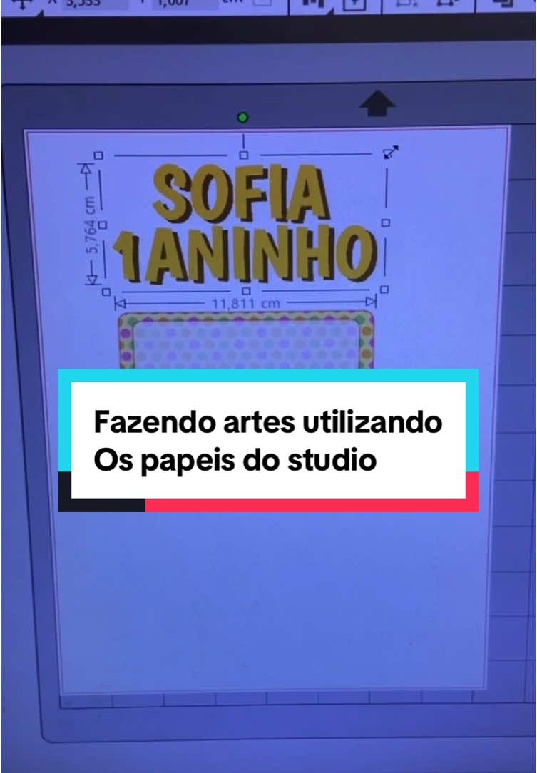 Fazendo artes utilizando os papéis do programa Studio #dicasdepapelaria #papelariapersonalizada #etiquetasescolares 