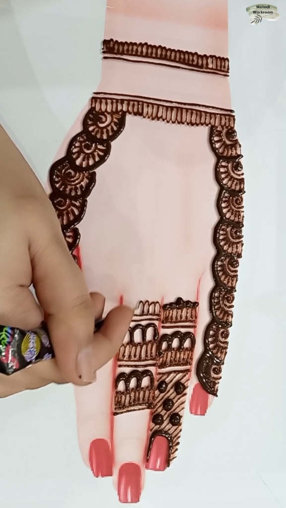 mehendi design #easy #mehandidesign #fup #2025 #mehndiworkroom #mehendidesign #eid #easymehndi 