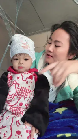 သွားကျိုးထားတာလားဆိုတော့ ဟုတ်တဲ့🤣🤣🤣#နှစ်သစ်မှာစိတ်သစ်လူသစ်နေမယ်ကွာ #fypပေါ်ရောက်စမ်း😒👊🏻မရောက်လည်းနေ🥴 #ဘိုစိုင်းလေးမေမေ #သားထည်မေမေ #စိုင်းဝင့်ထည် #fypシ゚viral #စတော်ဘယ်ရီလေးချိုတယ် 