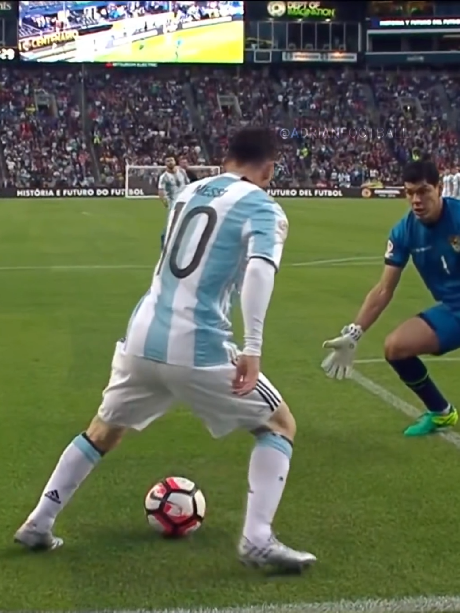 Messi top Skills toyed with the Goalkeeper 🤯😳 #Soccer #football #messi #leomessi #funny #moments #skills #goalkeeper #haimeo #shorts #fyp #longervideos