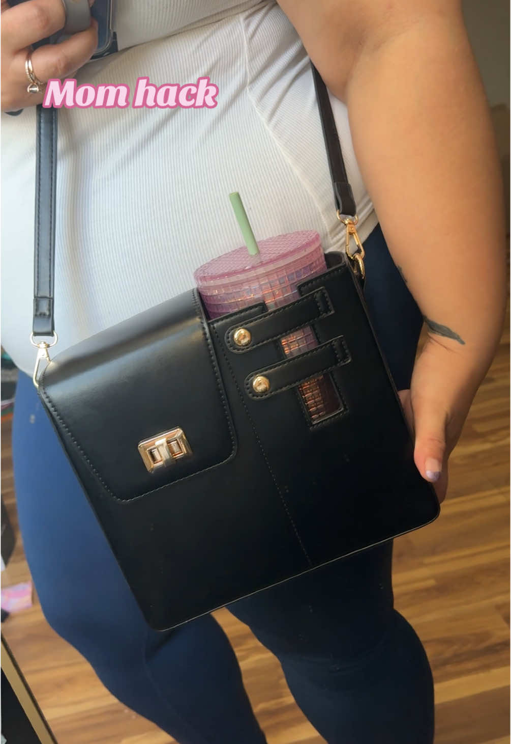 This purse is the ultimate mom hack. #crossbody #waterbottle #bottleholder #purse #crossbodybag #crossbodypurse #tiktokshopjumpstartsale  #TikTokShopLoveAtFirstFind #spotlightfinds #spotlightfinds #TikTokShopCreatorPicks #ShopLunarNewYear #fashionlookbook 