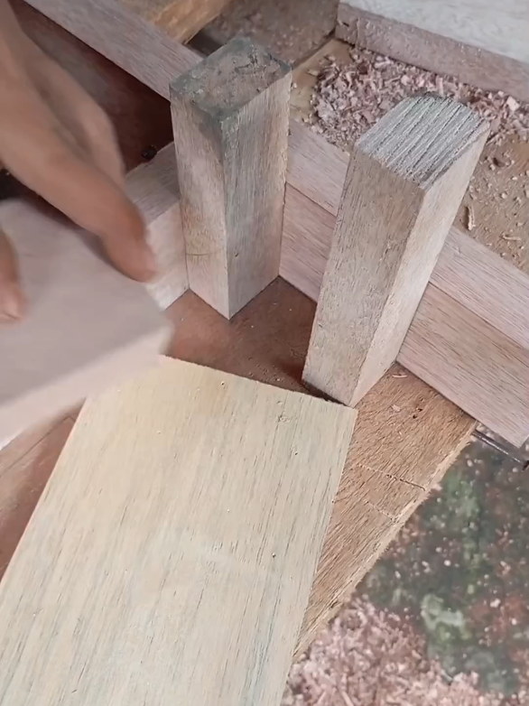 #creatorsearchinsights  wood work 🪵 working 💪😔  #foryou #foryoupage  #foryoupageofficial #fyp #trending #viral_video  #fypシviral #growaccount #account #growmyaccount #woodwork #decor #doors #makersgonnamake #interior #woodart #construction #woodworking #carpenter #table #furnituredesign #woodcarving #viralreelschallenge #FineWoodworking #woodworkingcommunity #interior #wooddesign #carpenter #maker #DIY #reelsfb #furniture #wood #tools #crafting #tips #diy #woodworking 