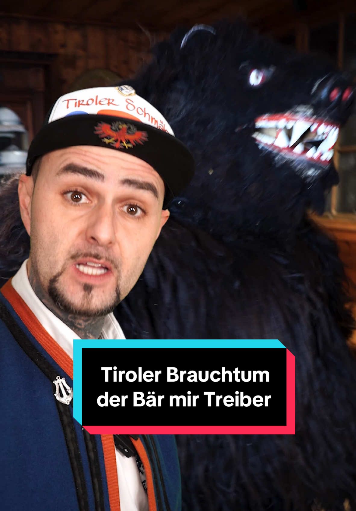 Tiroler Brauchtum im Fasching🎭: der Bär 🐻 mit seinem Treiber!🫡 #brauchtum #tirol #fasching #bär #heimat 