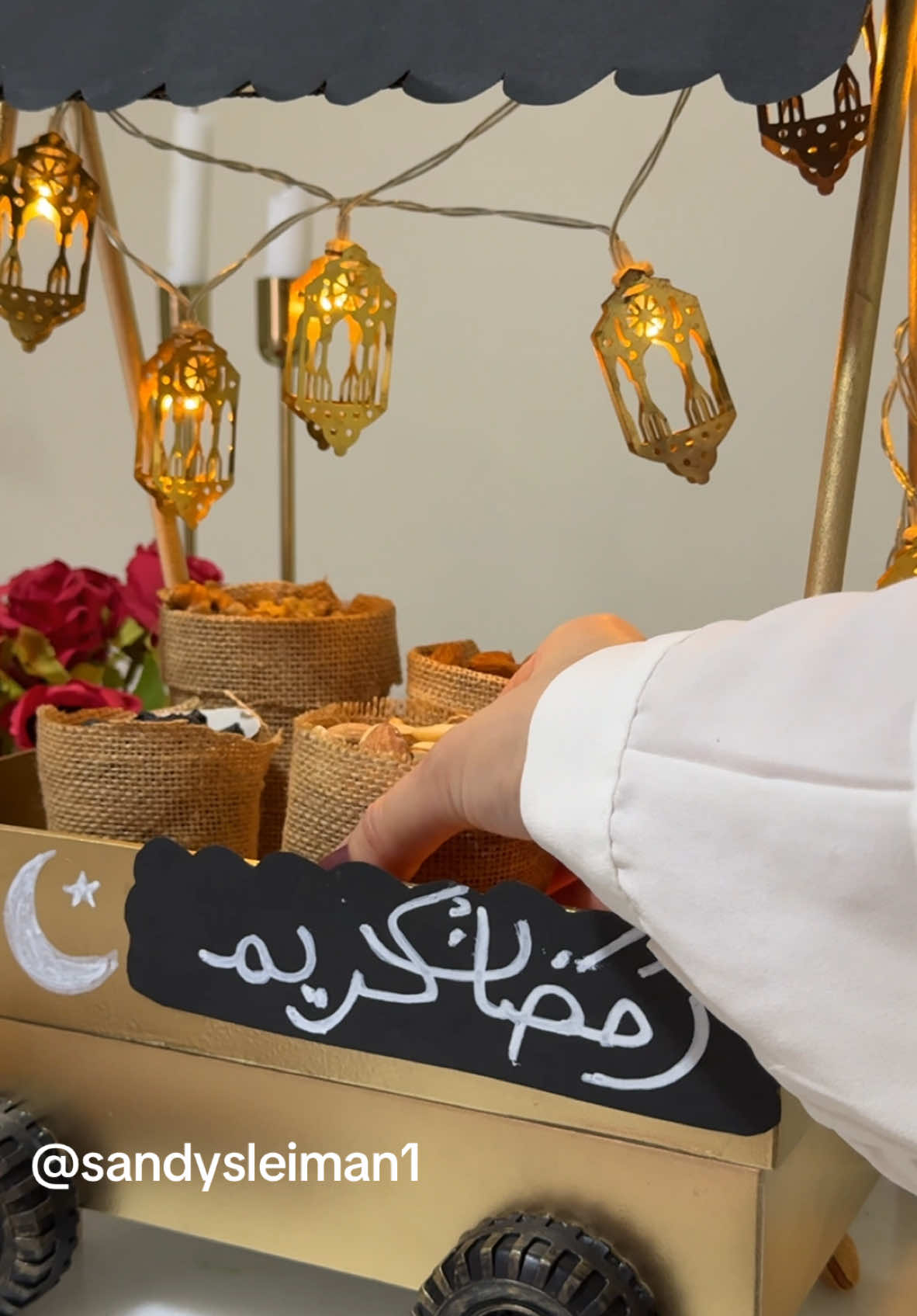 عربة رمضان  #DIY #diyideas #diyinspiration #diydecor #diydecoration #Ramadan #ramadankareem #ramadandecor #ramadandecorations #Home #homeinspiration #homeinterior #homeaccessories #homeprojects #diyramadan 