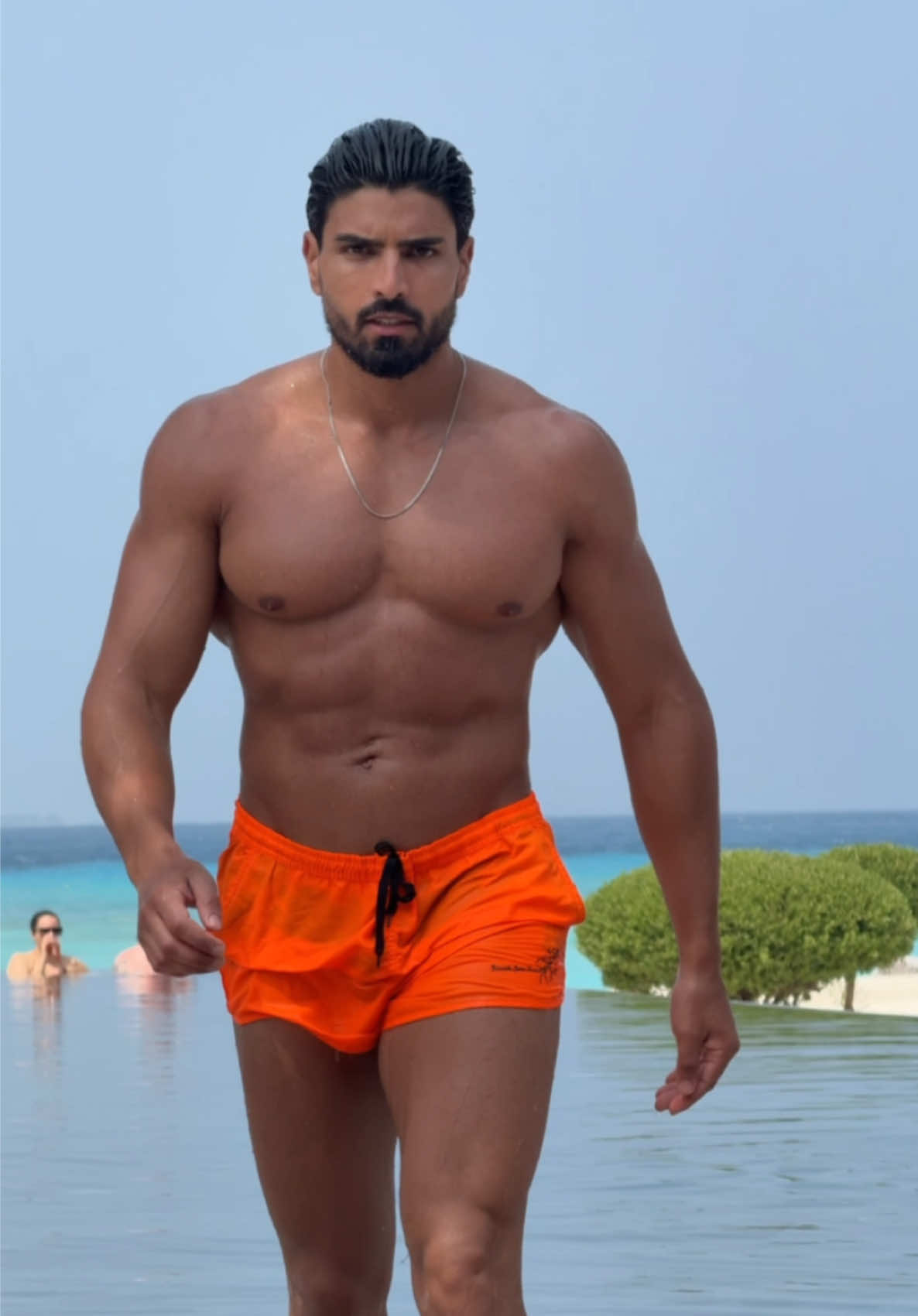 🟠 ☀️ 😎  #maldives #kuduro #swimwear #tan #skintok #latino #viral_video 