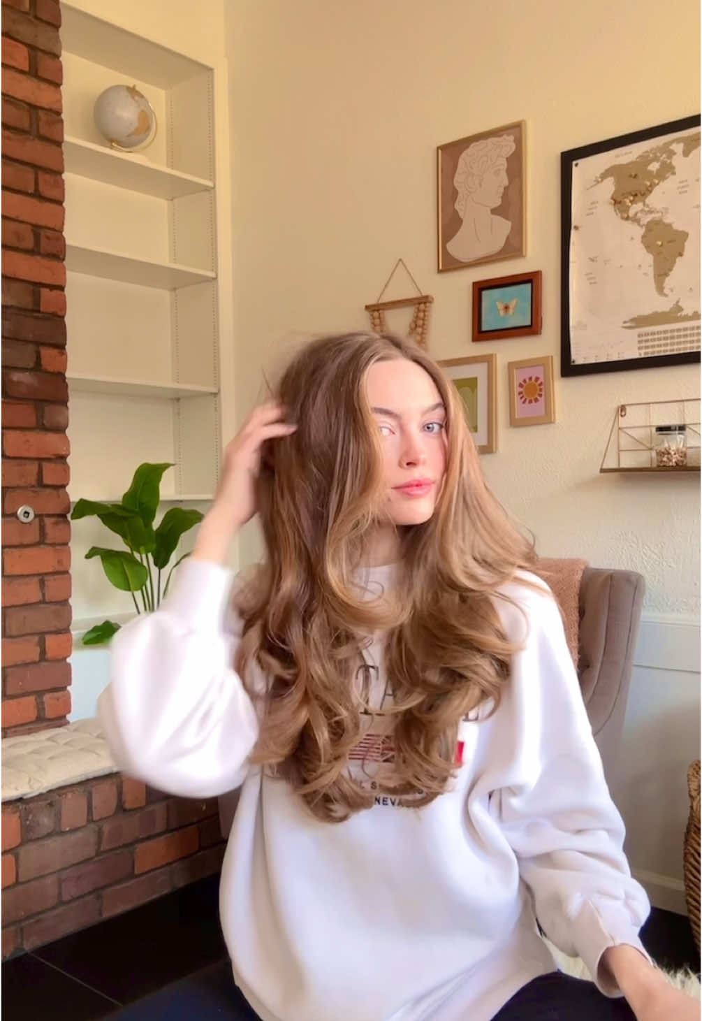 Not me posting a hair tutorial & blissfully ignoring the fact that this might be my last TikTok post ever 🥲 #help #hairtutorial #blowout #athomeblowout #hotbrush #bouncyhair 