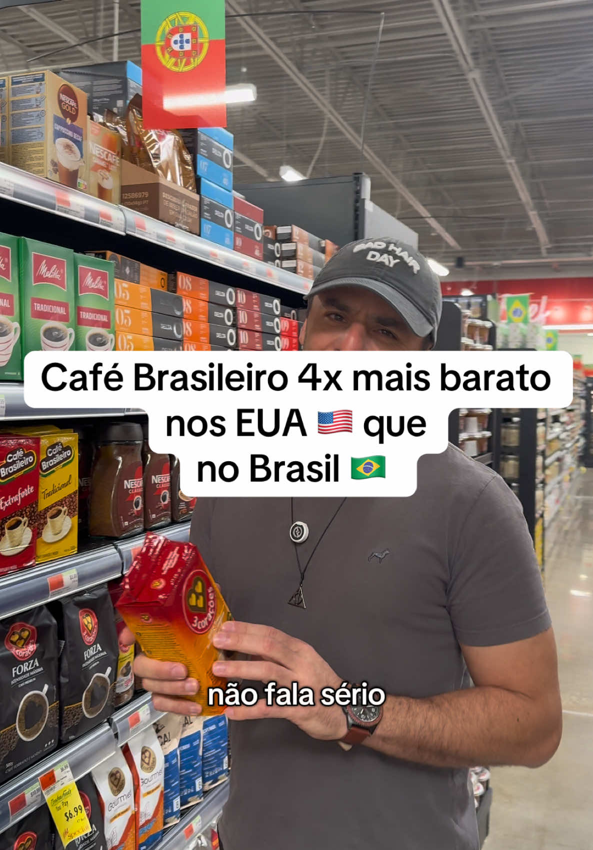 O Brasil produz o café, exporta o café e quem está fora paga mais barato do que quem está dentro do pais. O café 3 Corações 4x mais barato nos EUA do que no proprio Brasil. E o inverso é ainda mais gritante. Onde o café americano chega a ser 63x mais caro no Brasil. Chega ou não chega a beirar o RIDÍCULO? #usa🇺🇸 #eua #brasil🇧🇷 #orlando #florida #cafe 