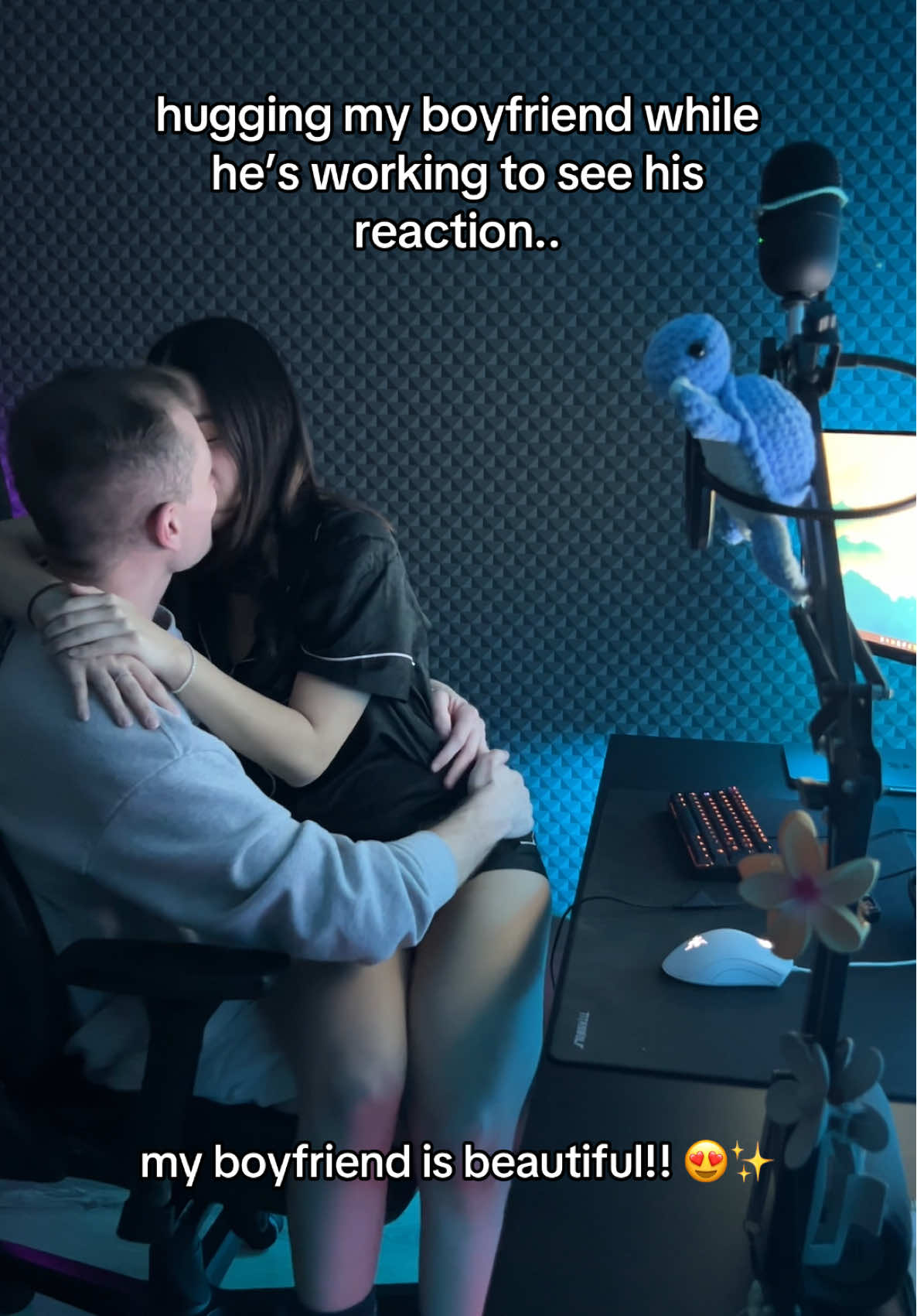 ‘the best distraction’ so cute 🥰 #boyfriend #Relationship #couple #fyp 