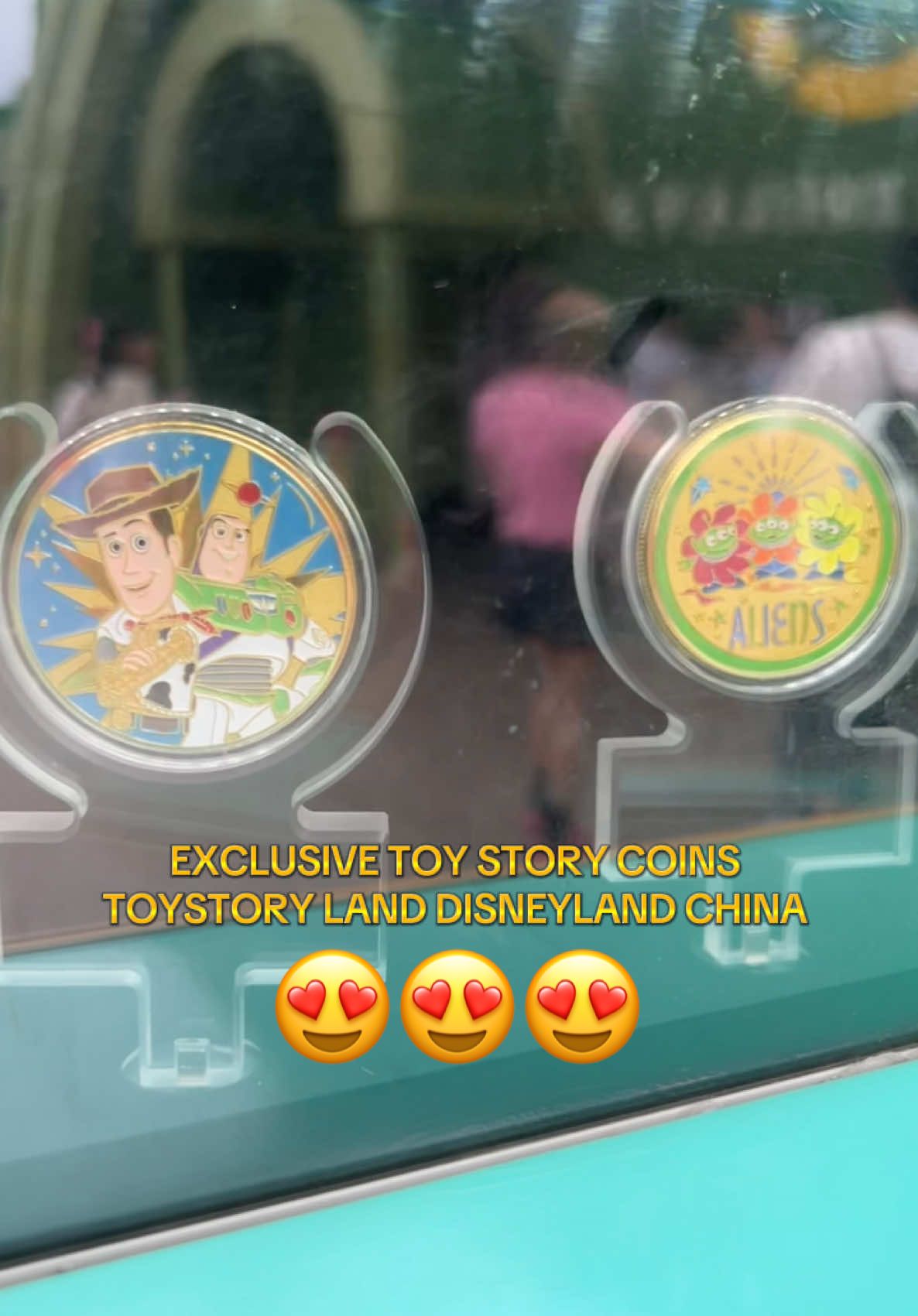 Pièce collector toy story en Chine  #coin#disney#disneycoin#collector#disneyland#toystory#pixar#woody#buzzlightyear#disneycollector#china#disneychina#toystoryfrance 