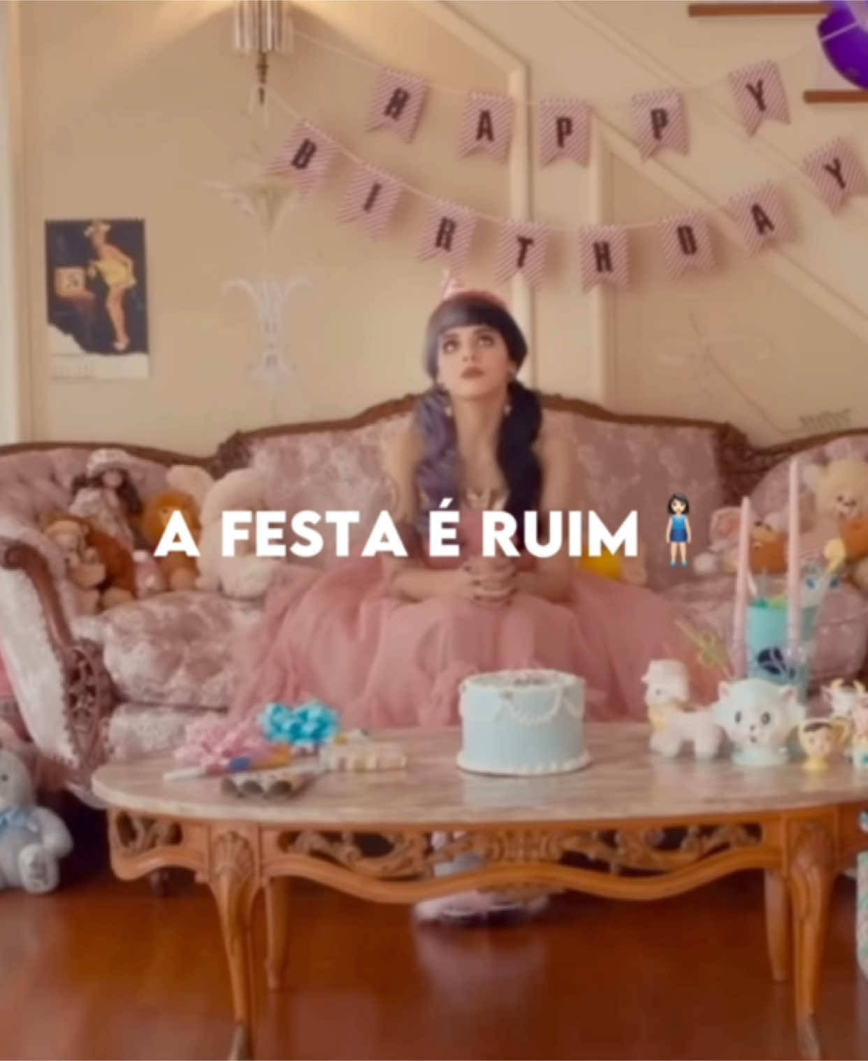 saiu a tradução de pity party ;-;🎂🎂 #humor #floptok #melaniemartinez #fy #foryoupage 