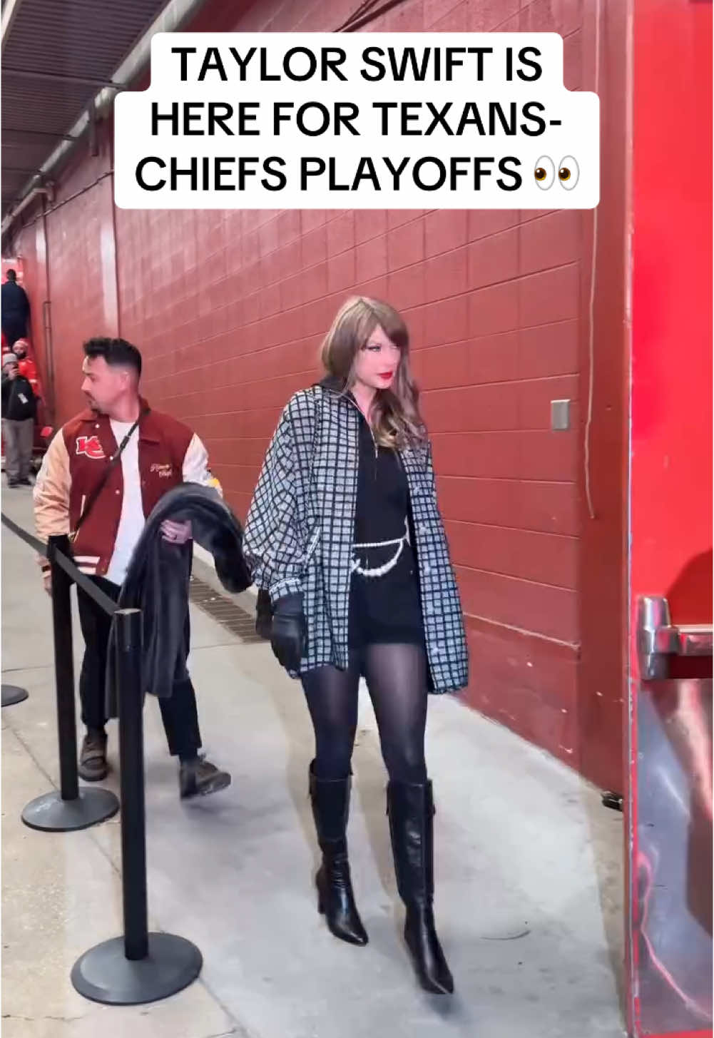 #TaylorSwift is here for the playoffs 🙌 (via @NFL) #nfl #chiefs 