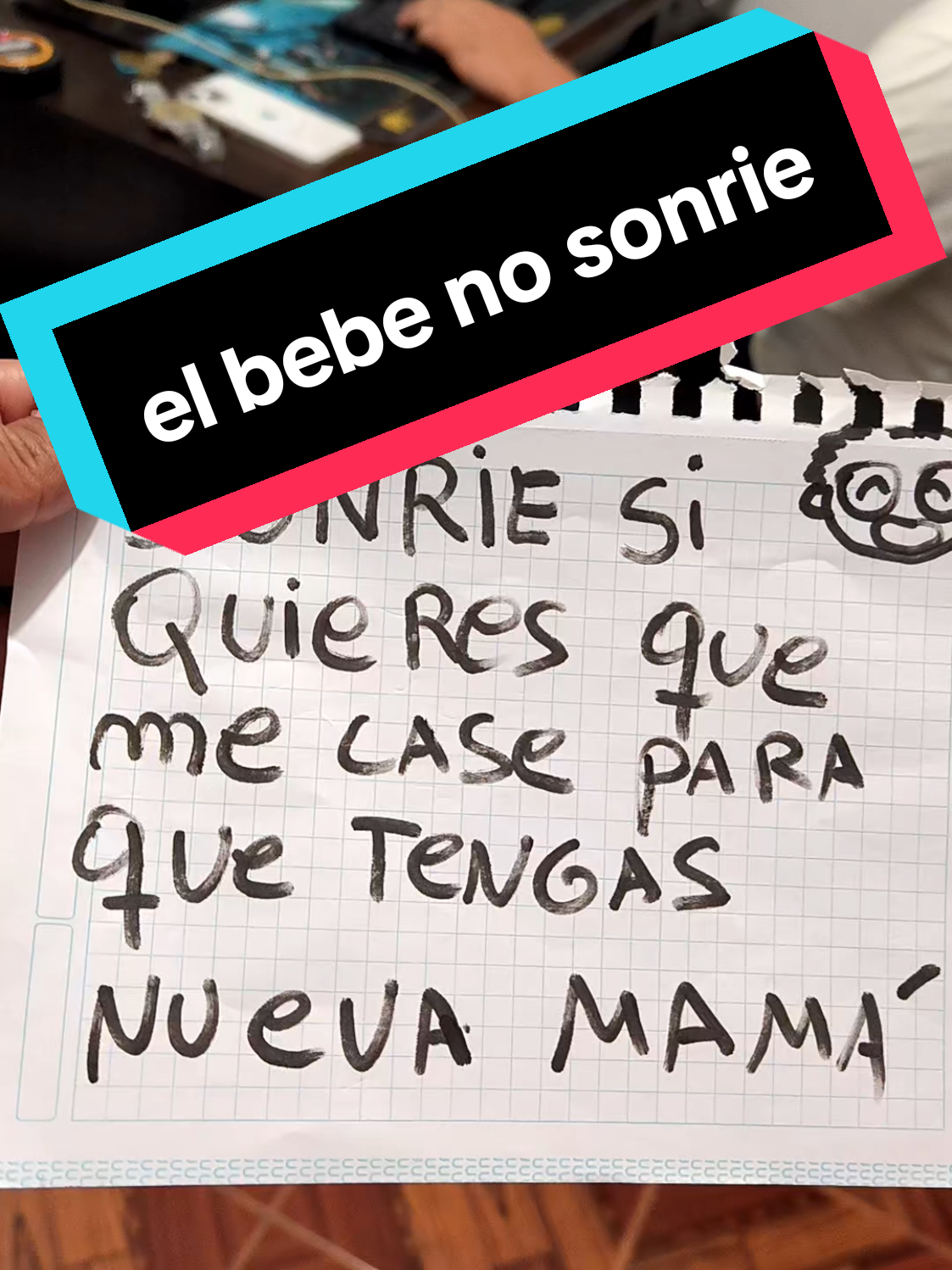 el bebe no sonrie :V #padreehijo #sonrie #broma #funcenterfc #funcenterperu #funlizardos #fyp #universocinematograficodelrufian #rufiancitos 