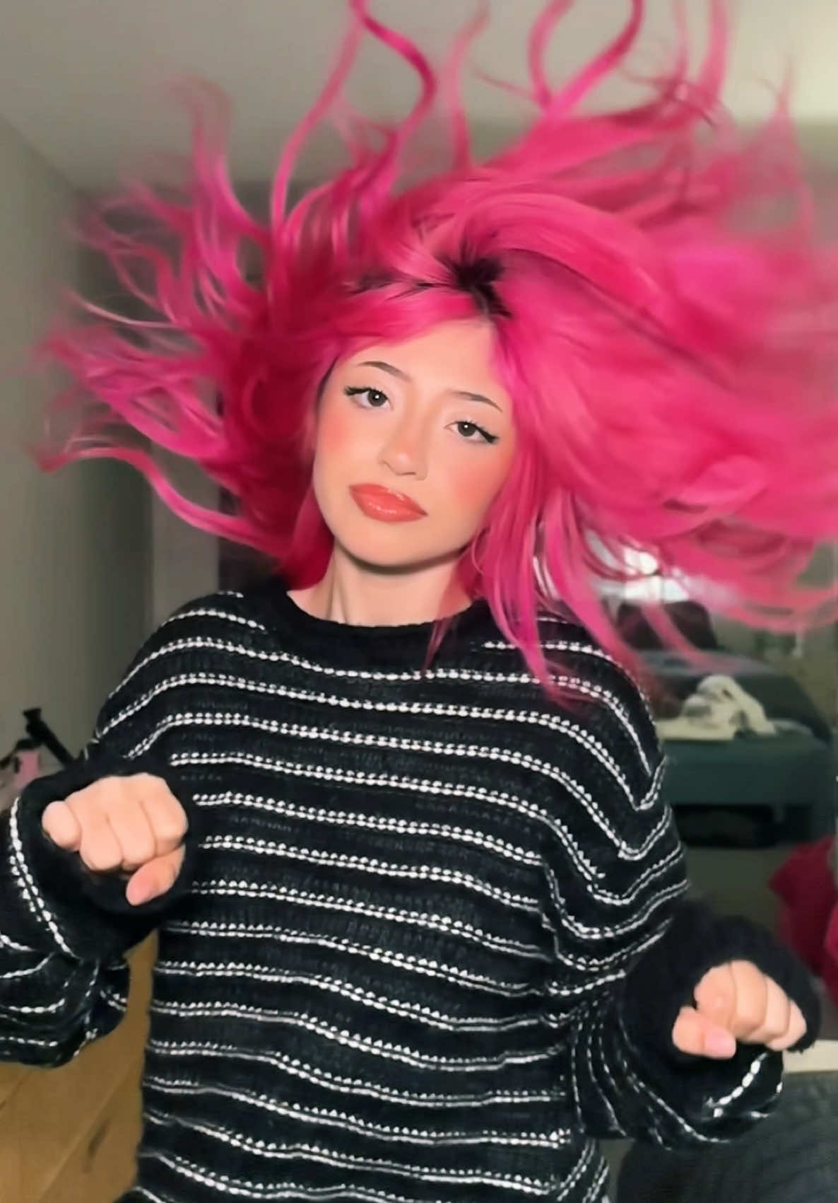 in honor of tik tok getting banned… i had to make one last slomo 😔🤟🏽the dance that got me to where i am today 😭❤️ rip 2020 slomo hair flip girl 🙏🏼😫