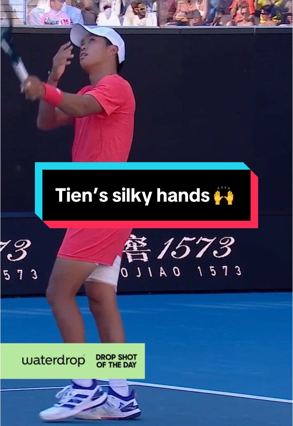 So smooth 😎 @waterdrop #AceYourHydration #dropshot #AusOpen #AO2025 #wowow @Wide World of Sports @ESPN @Eurosport 