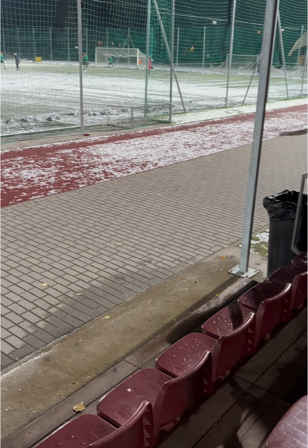 Bestes Fußballwetter in Budapest ☃️ #budapesthungary #groundhopping #groundhoppertiktok #futbology #groundhopper #groundhoppers #groundhopping_germany #hopping #groundhopping🏟 #groundhoppinggermany #fußballspiel #kunstrasenplatz #sportplatz #kreisligamomente #kreisligalegende 