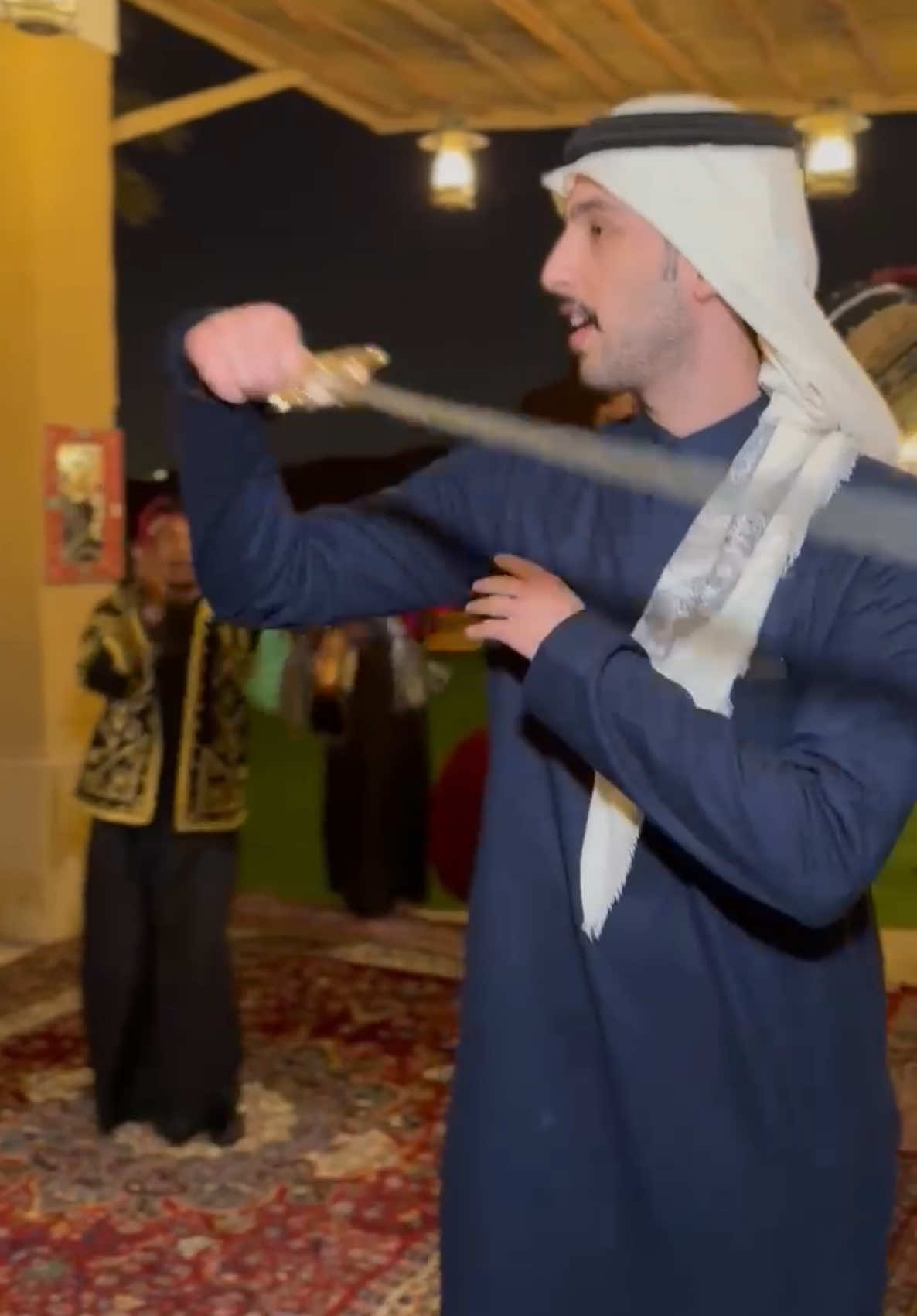 من نعم الله على الإنسان ان يرزقه أبناء يكبرون وهو شباب ويخاويهم ❤️ #خالد_بن_نحيت 