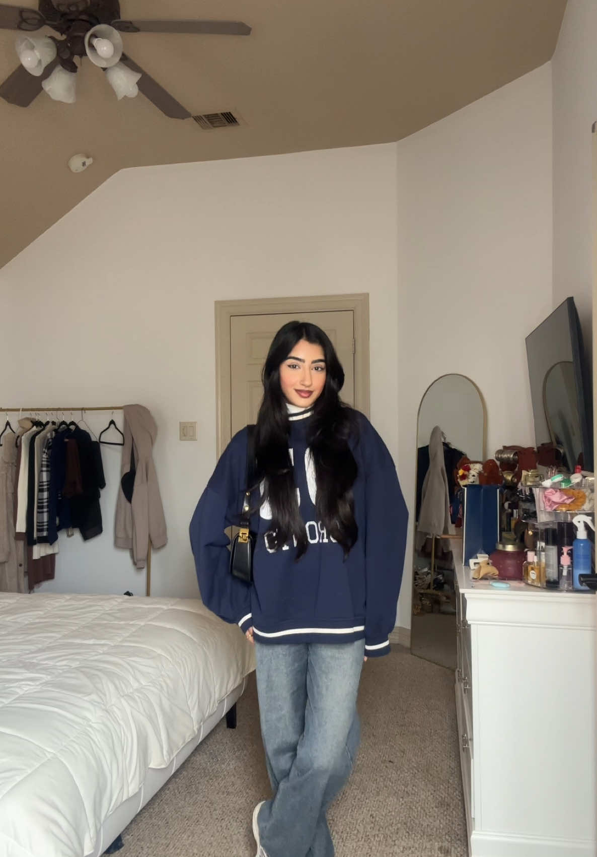 a lil cutesy fit check😙🧍🏻‍♂️ #fyp #modestoutfits #fashion #oversizedsweater #outfit #pakistani #desi #fitcheck 