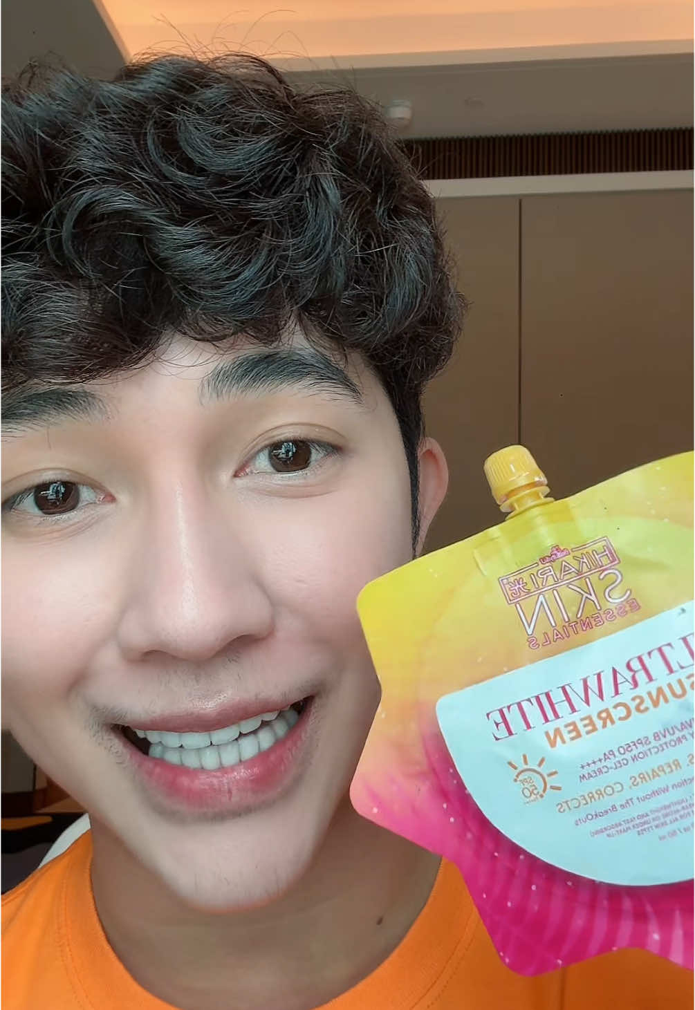 Hikari Sunscreen? Woth the TREND and HYPE ba talaga? #hikari #hikarisunscreen #fyp 