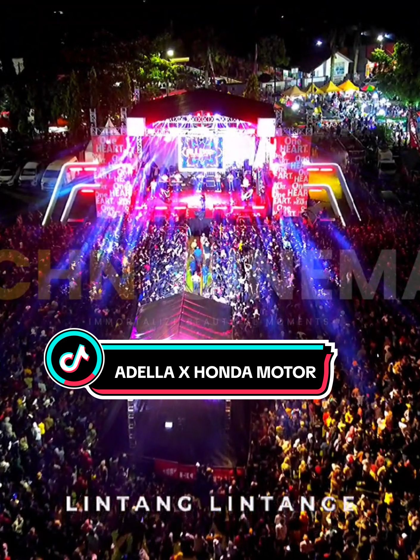 Full Lautan Manusia😲😲😲😍😍🔥🔥🔥🍃  Bersama @adellamusikchanel  dan di sponsori @welovehonda @hondamotorcycles  #adella #adellamusic #difarina #rambipuji #fyp #fypage #tiktokjember #konser #musik #musikviral #droneshot #tiktokjemberjawatimur #adellamusikcomunity #jember #jembertiktok 