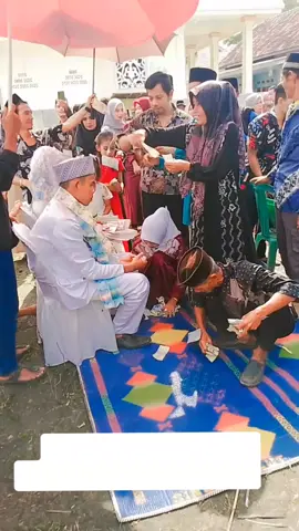 tradisinya orang gunung Kaler kabupaten Tangerang, yaitu SAWERAN sebelum naik ke kursi pelaminan #fyptiktok  #fyppppppppppppppppppppppp  #bahasaserang  #folowers 