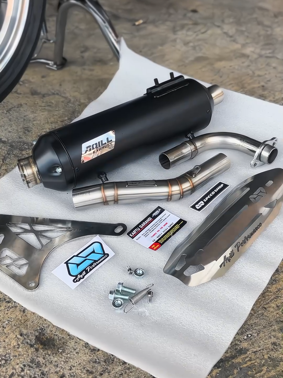 Biar tambah cakep/adem, kita ganti dulu knalpotnya dari @aqill_exhaust Tambah ganteng aja si Amore 😍  #mioblack #miohitam #propermio #mioproper #mio5tl #welovemioindonesia #mio #miosmile🤙 #miosmilemodifikasi #miosporty #miohitammeresahkan #mioindonesia_id🇲🇨 #welovetosmile #miosmile #mioamore #welovemio #aqilexhaust ##aqilexhousperformance #fyp #fyppppppppppppppppppppppp 