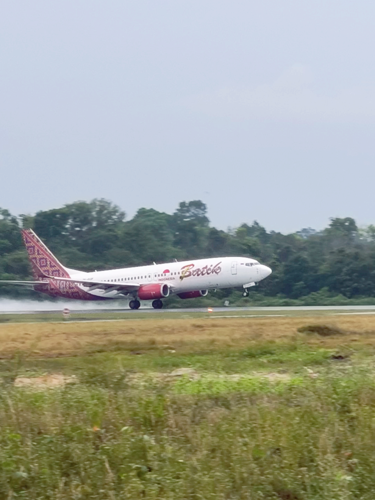 Batik Air ID6855 Pekanbaru - Jakarta 18 Januari 2025 #aviation  #penerbangan  #airplane  #pesawat  #batikair  #takeoff 