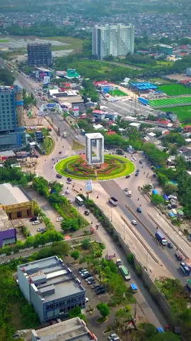 Monumen baru yang menjadi gerbang selamat datang di Karawang🍃 📍The Window, Karawang Barat #dronelife #droneview #dronekarawang #drone #infokarawang #explorekarawang #karawang 