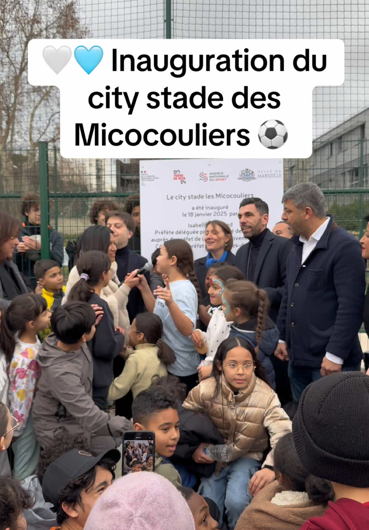 ⚽️ 🏀 Inauguration du city stade des Micocouliers dans le 14eme avec @Benoît Payan, @Sébastien Jibrayel et tous les enfants du quartier.  Et comme la vérité sort toujours de leur bouche : je vous laisse découvrir ça dans la vidéo 👉  #allezlom #om #marseille #quartiernord #sport 