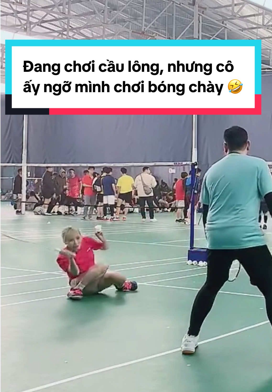 Cô ấy không thủ cầu, cô ấy tóm cầu @Helen Badminton 🤣🤣🤣 #xh #caulong #badminton #highlight 