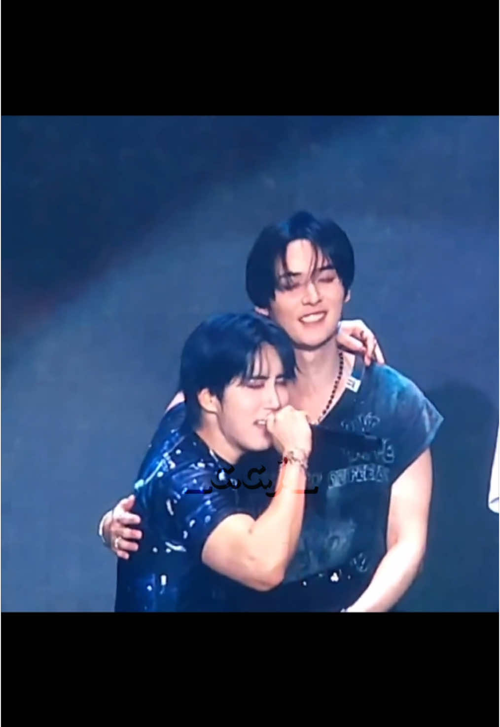 Han does not want to share Lee Know I see 😂🤭 #minsung #leeknow #hanjisung #fyp 