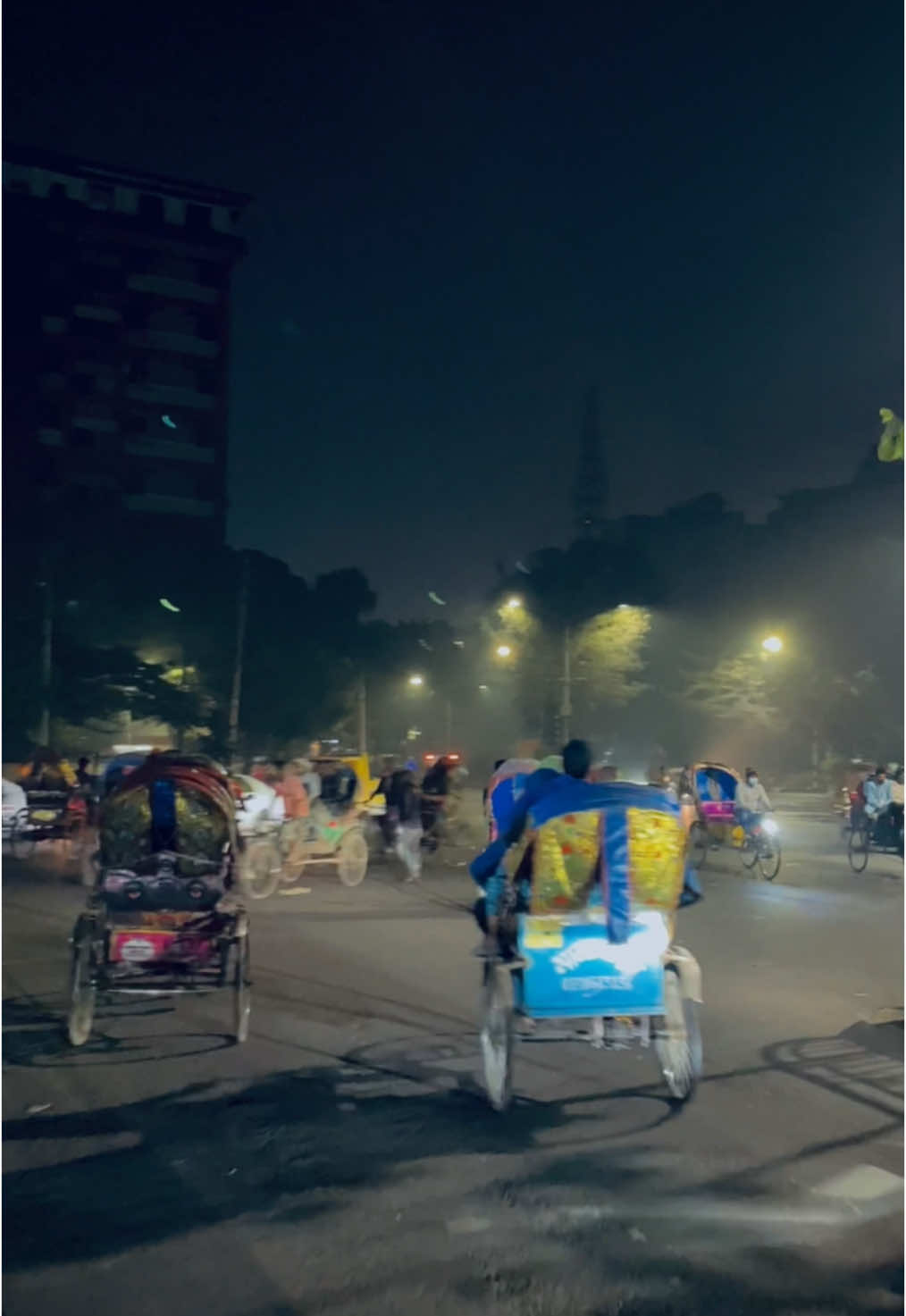 কেমনে কাটাবো এতোগুলা দিন তোমায় ছাড়া🅰️🥺 #street #rikshawala #car #road #night #building #foryou #fyp