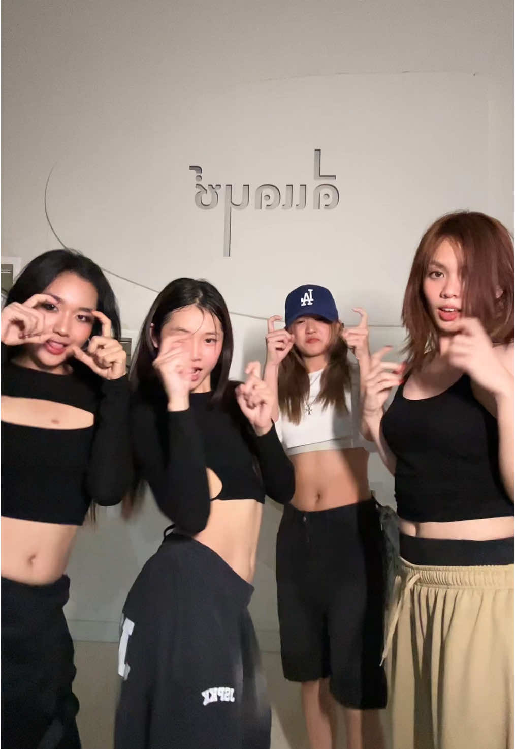 Newgen ดิวะ! @PLOY💚 @มะมะมะมะหมูเด้ง @kunko @ddancethailand.official 