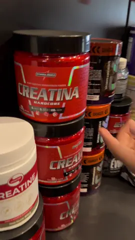 Creatina Hardcore Integralmedica.  Um dos melhores custo benefícios do mercado, é um suplemento muito importante para aumentar o armazenamento e estoque de creatina nos músculos.  Ela atua ajudando na produção de energia utilizada na contração muscular, aumento de força, ganho de massa muscular e também acelera o processo de recuperação.  Uma das mais vendidas aqui na Bez Suplementos, a Creatina Hardcore Integralmedica é, sem dúvidas, uma ótima opção para você.   Entre em contato e faça o seu pedido 💪🏼  #fouryou #creatina #suplementacao 