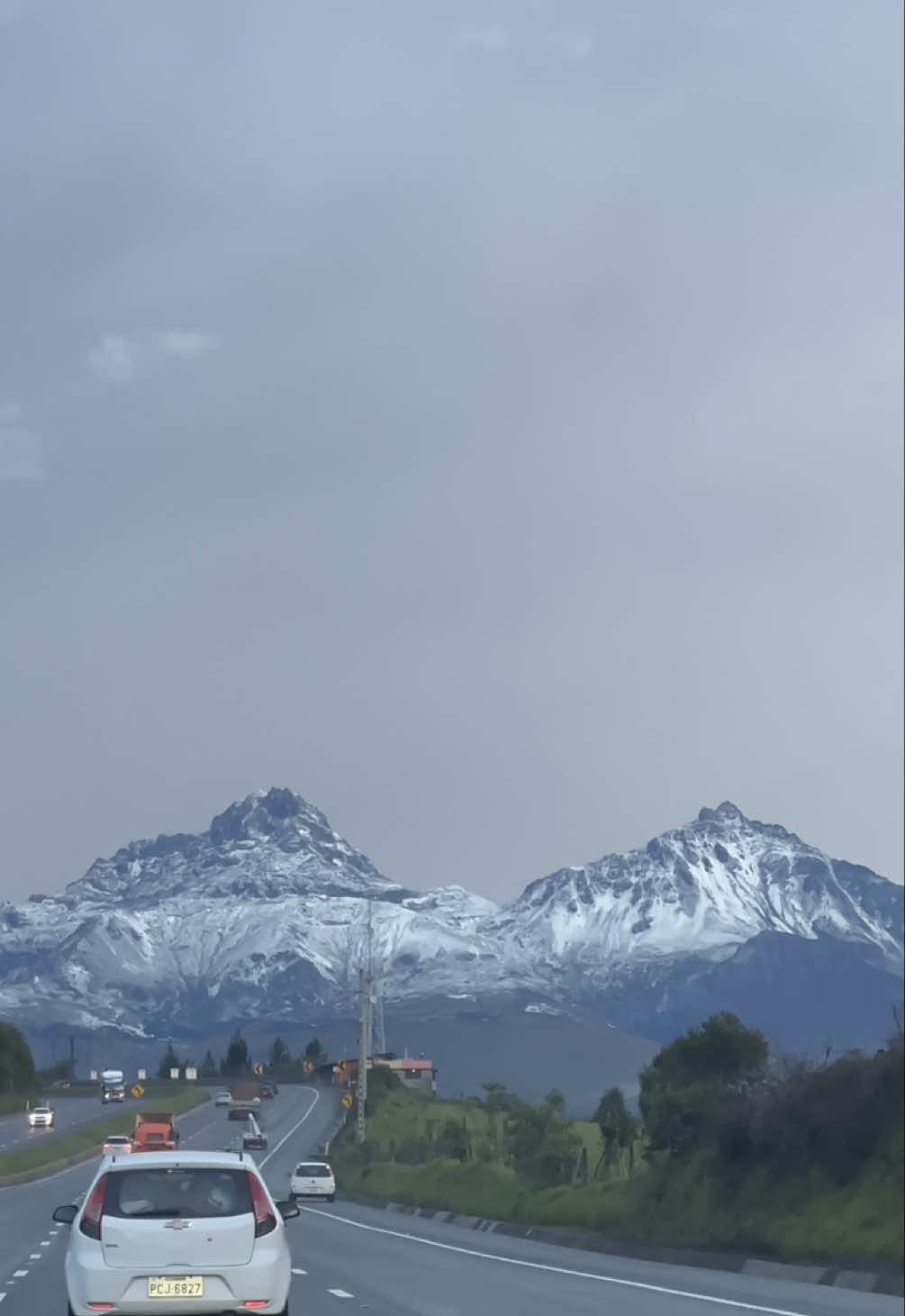 Esto es Ecuador 🇪🇨 Ilinizas 🏔️  18 de enero #ecuador🇪🇨 #latacunga #roadtrip #ec #primeroecuador🇪🇨 #landscape 