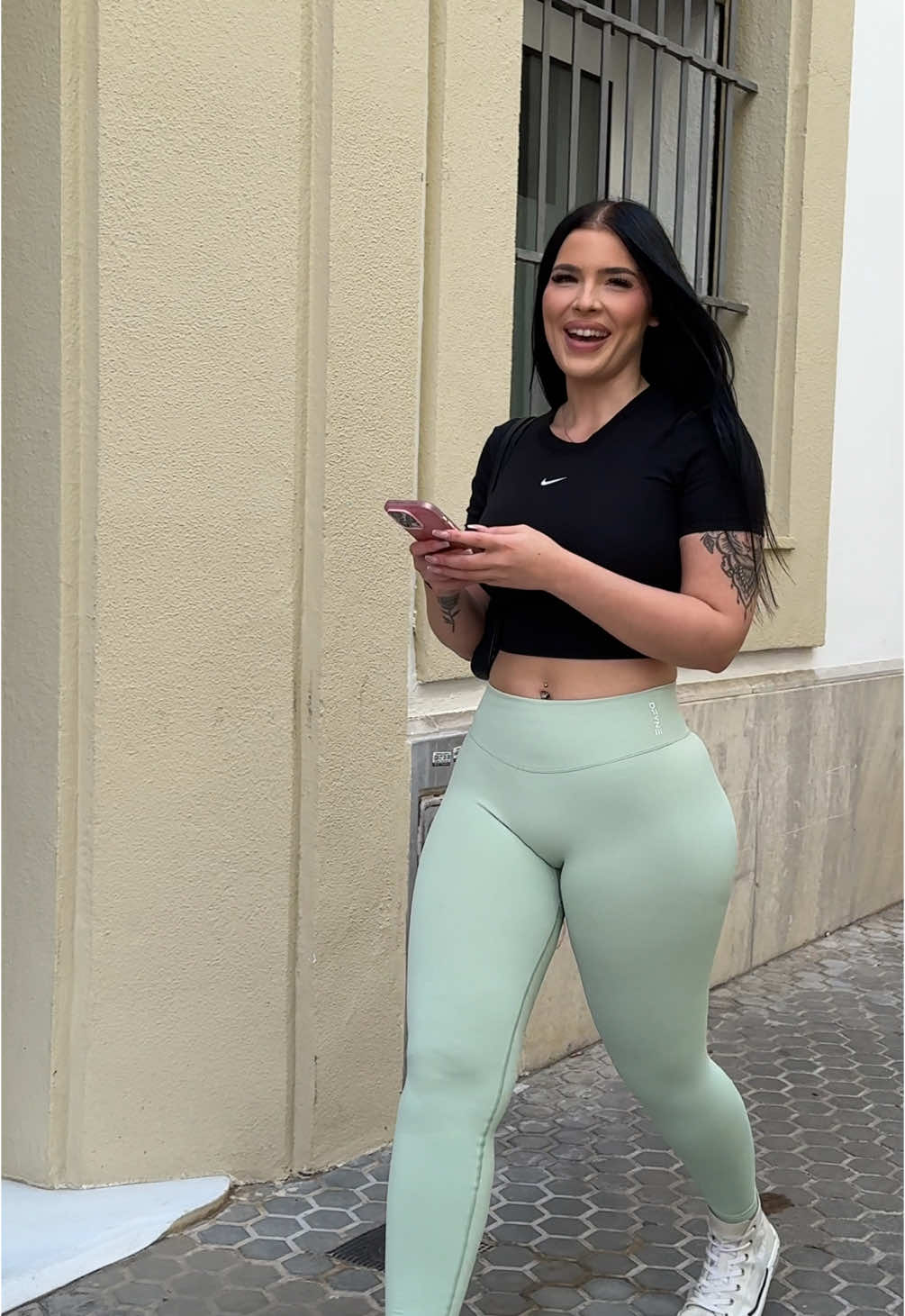 pastel green leggings 💚