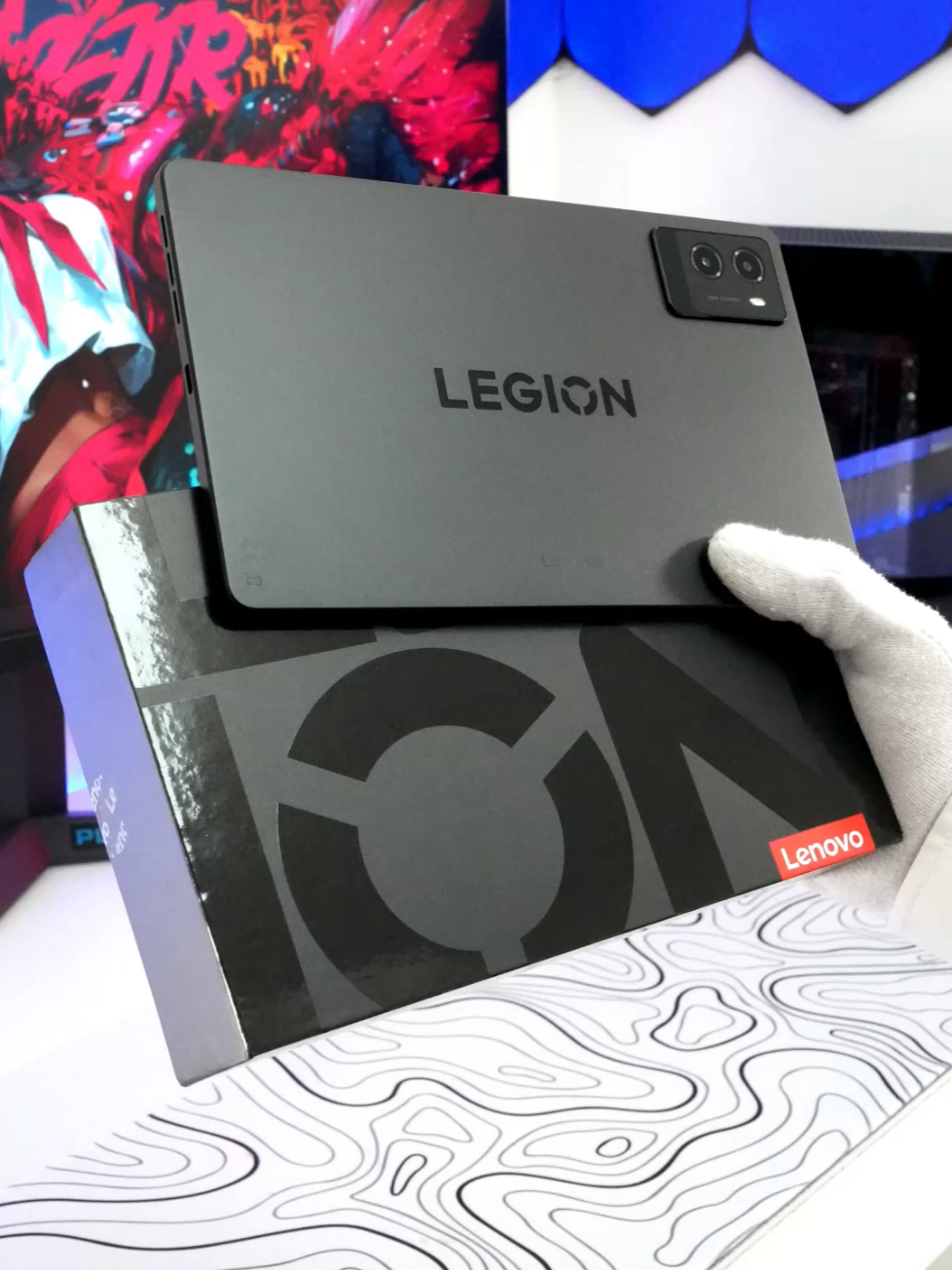 Lets unbox the newest Lenovo Legion Tab 3rd Gen 2025. Powered with Qualcomm Snapdragon 8 Gen 3 Processor and 12GB + 512 GB this tablet will handle games like no other. I also tried the Steam Remote Play and there was 0 latency providing the best gameplay experience. ⭐ 8.8