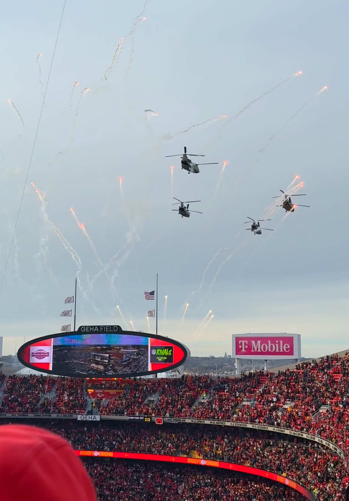 Fly overs at Arrowhead❤️🫶🏼🇺🇸🏈   @Chiefs #arrowheadstadium #chiefskingdom #kansascitychiefs 