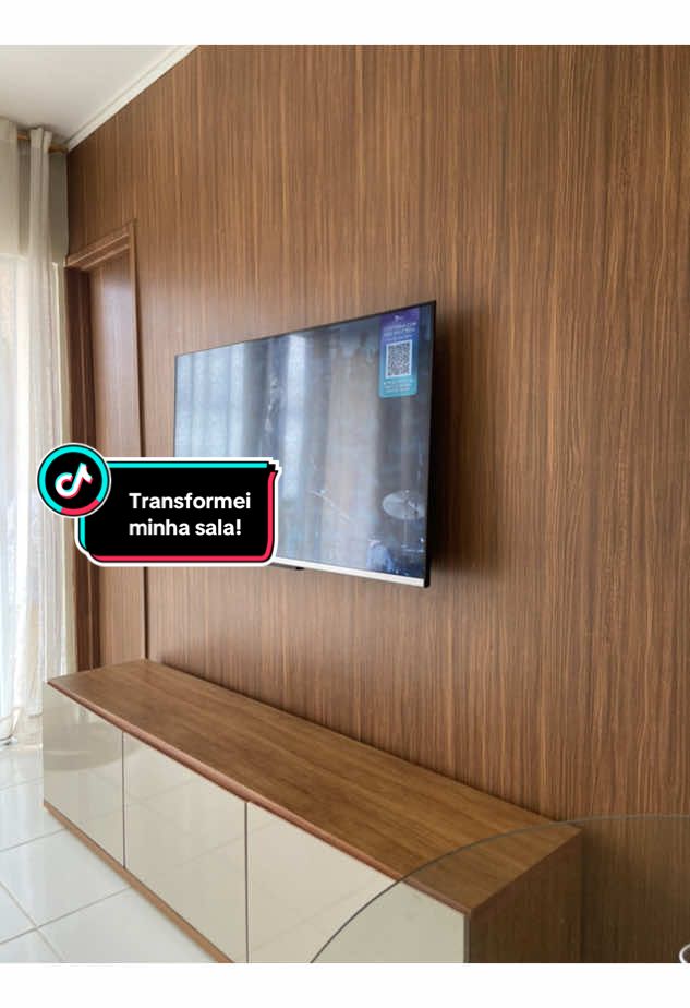 Passando por aqui pra você que quer deixar sua sala, linda , chic , gastando pouco e sem sujeira alguma?  Só clicar no link desse papel de parede maravilhoso 🔗 https://s.shopee.com.br/9UlxW5TfiC #achadosshopee #achadinhos #papeldeparede #decorando 