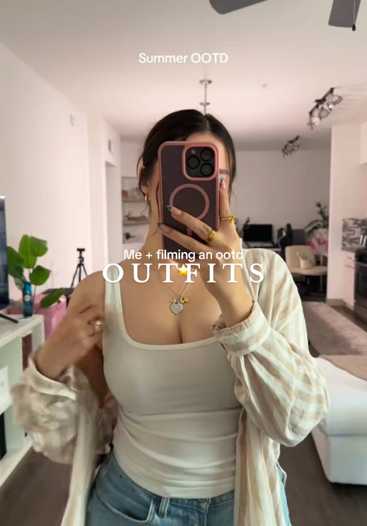 TikTok is backkk ⭐️ #OOTD #outfit #outfitinspo #outfitideas #outfits #outfitideas #outfitoftheday #outfitcheck #ootdinspiration #ootdfashion #ootds #fyp 