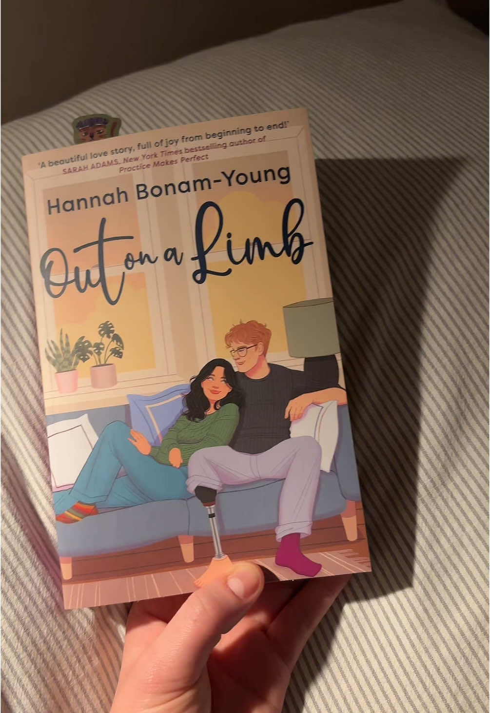 Rereading before OOTW comes out🐚🌟 What are you currently reading? Read this for the first time over one year ago and loved it so much so decided its time for a reread🫶📚🪩 #fyp #bookrecommendations #BookTok #reading #hannahbonamyoung #outonalimb #booksbooksbooks #bookish 