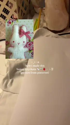 cuteee tutorial for you guys, I’m so happy tiktok is back !!!! #foryoupage #foryou #viral #sewingtutorial #bunnyplushie #diykeychain #shabbychic 