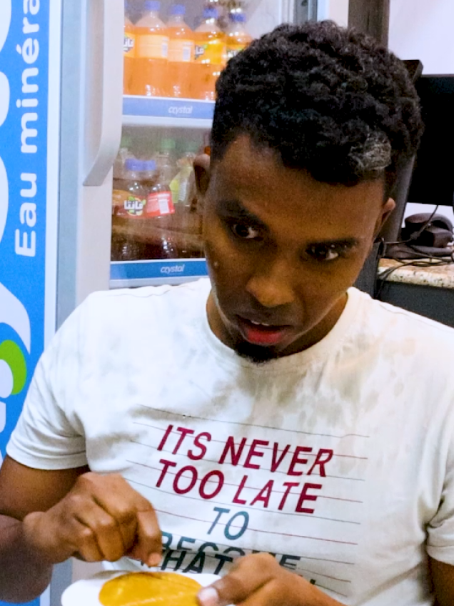 Call your boyfriend and ask him to bring dinner 😅 with @Rami Abdalla #fypシ゚viral #viraltiktok #moussbileh #pourtoi #djiboutitiktok🇩🇯🇩🇯 #somalitiktok 