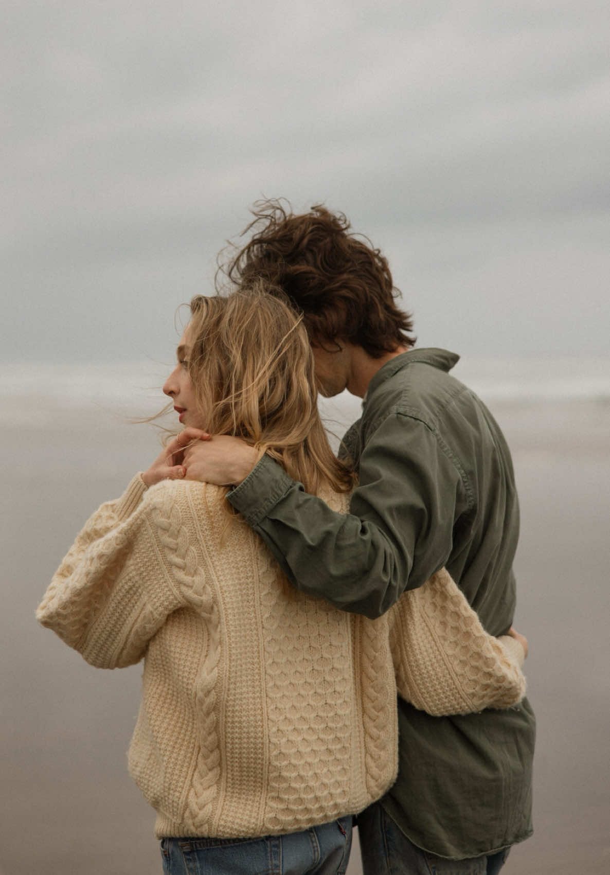 Moody winter sessions are my absolute favorite. #lifestylephotographer #georgiaweddingvideographer #weddingphotographer #elopementphotographer #oregoncoast #pnwphotographer #westcoastelopementphotographer #eastcoastelopementphotographer 