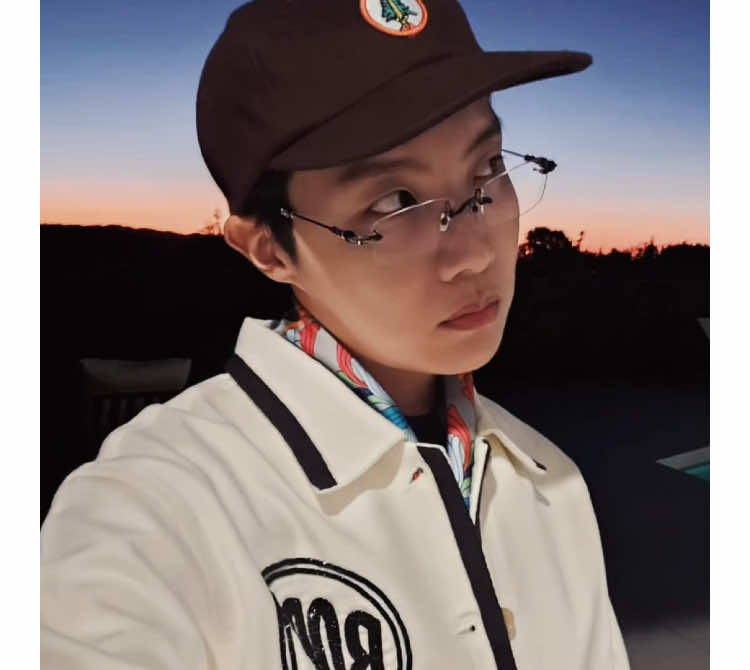 deixa eu te sarrar 🙏🏻 / ib: sopeminz #jhope #viral #foryou #bts #jimozx #btspavedtheway 