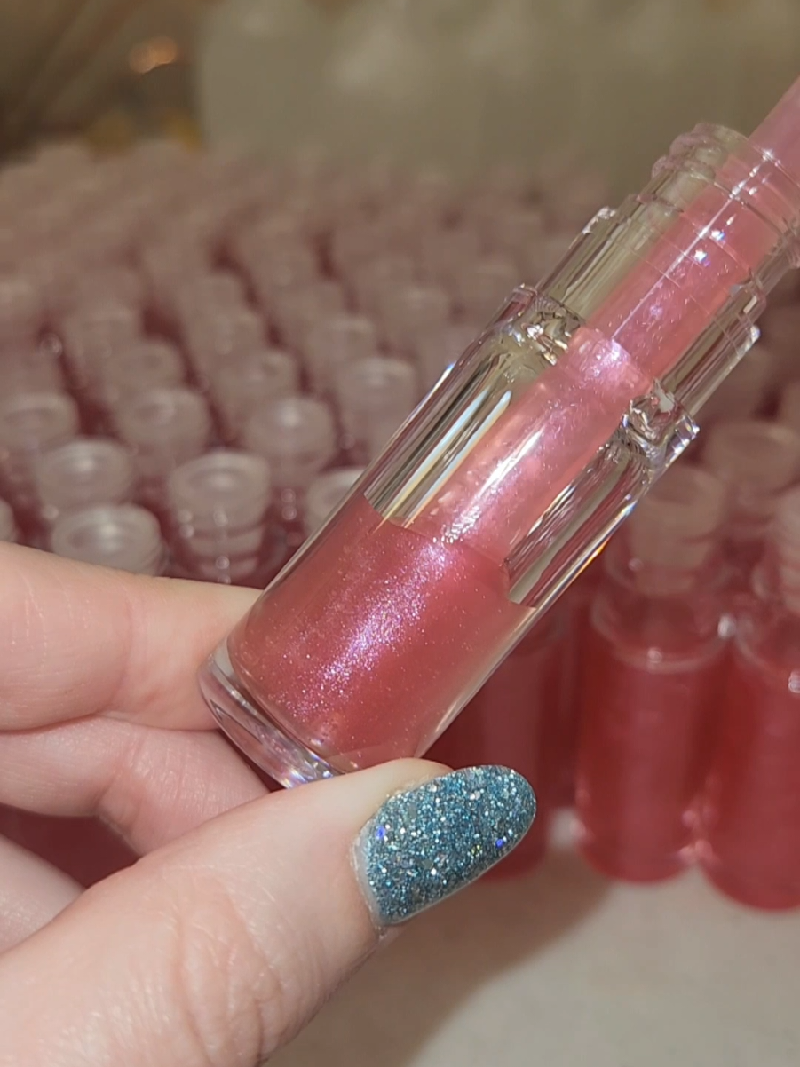 #watermelon #lipoil #lipglosses #lipgloss #SmallBusiness #TikTokShop #sparkle #shimmer #pink 