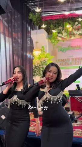 Duo Dubai‼️🎹 #mcwonosobo #mcevents #𝐦𝐜𝐰𝐞𝐝𝐝𝐢𝐧𝐠 #penyiar #penyiarradio #announcer #voiceovertalent #𝐫𝐚𝐦𝐳𝐩𝐫𝐨𝐝𝐮𝐜𝐭𝐢𝐨𝐧 #𝐠𝐚𝐫𝐮𝐧𝐠 #𝐰𝐨𝐧𝐨𝐬𝐨𝐛𝐨 #𝐣𝐚𝐰𝐚𝐭𝐞𝐧𝐠𝐚𝐡 #indonesia